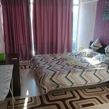 Sianie в центъра на слънчев бряг, само на няколко крачки от плажа * Sluneční pobřeží