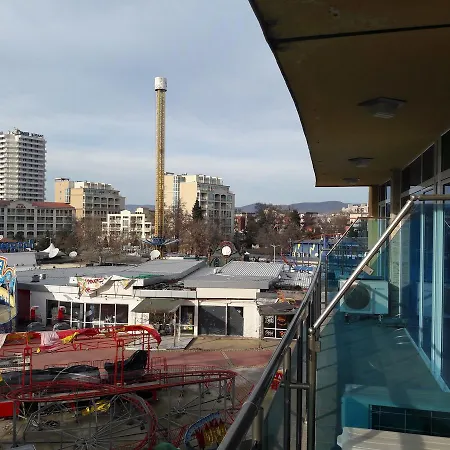 Apartment Sianie в центъра на слънчев бряг, само на няколко крачки от плажа Slantschew brjag